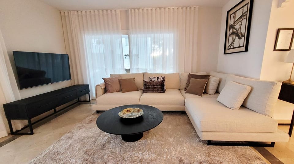 Apartment in El Presidente Beach Side New Golden Mile Apartment in Costa del Sol