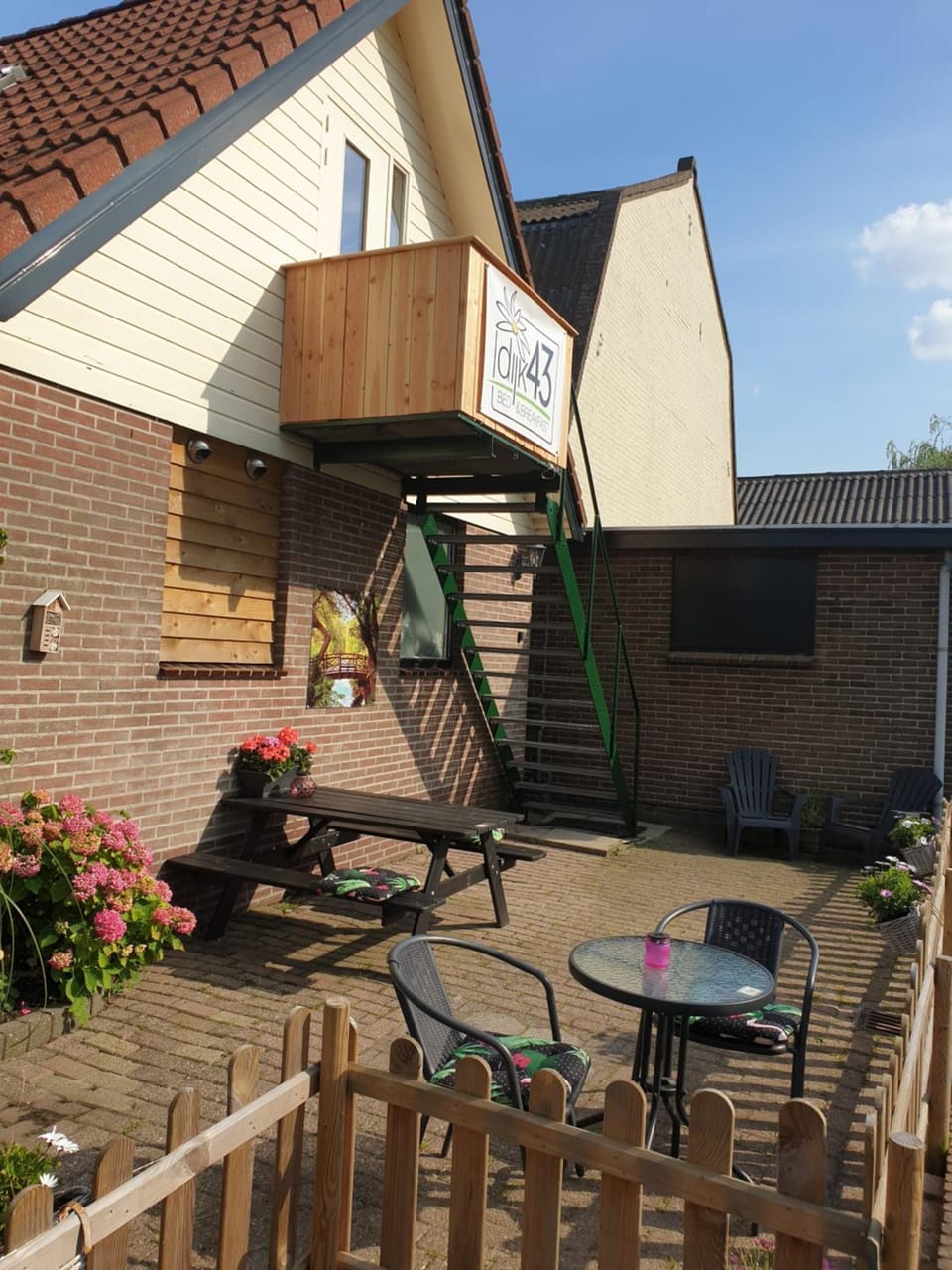 Logeren op Dijk43 Bed and Breakfast in North Holland (province)