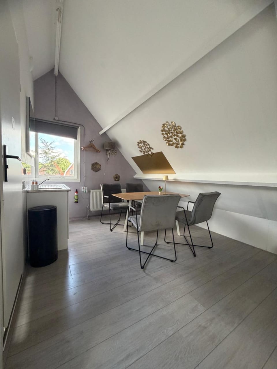 Logeren op Dijk43 Bed and Breakfast in North Holland (province)
