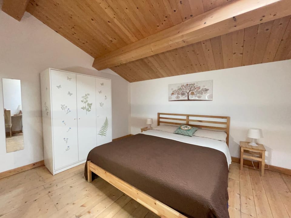 Bed, Photo of the whole room, Bedroom, wardrobe