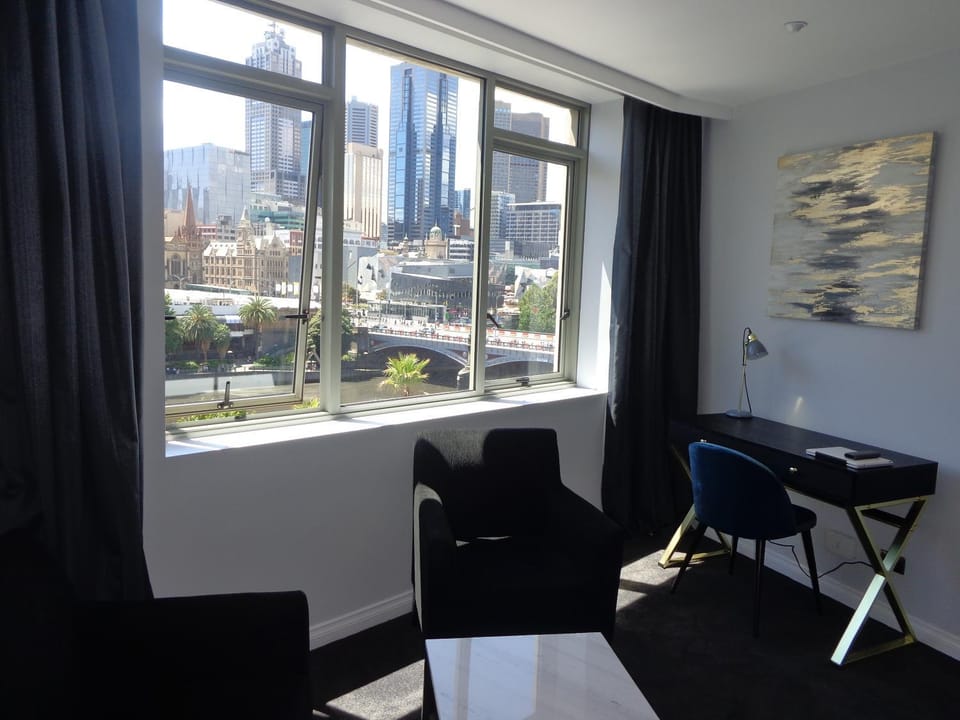Living room, Bedroom, City view, Landmark view, River view