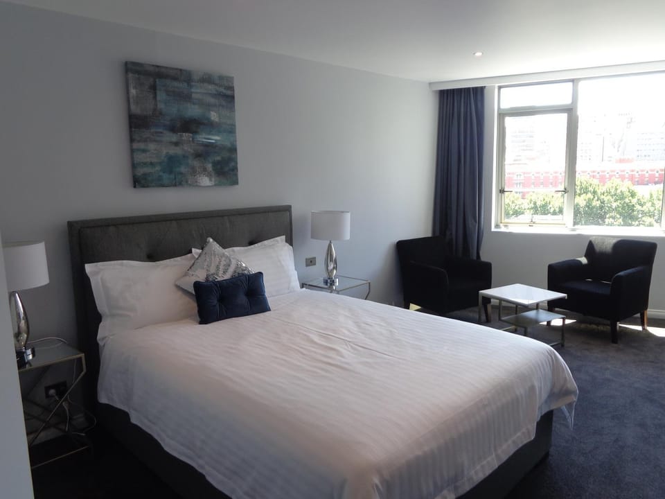 Photo of the whole room, Decorative detail, Bedroom, City view, Landmark view, River view, Street view