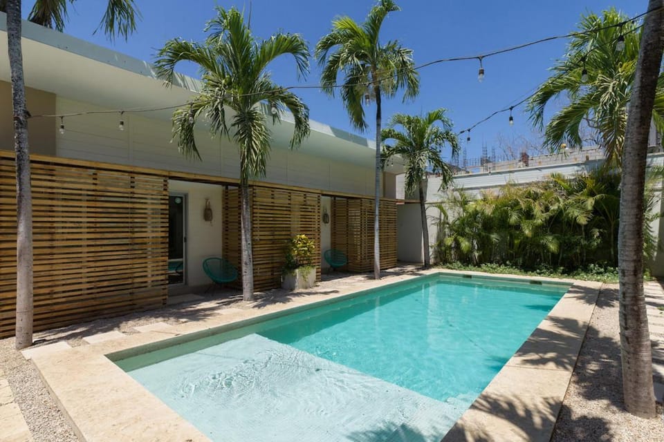Swimming pool