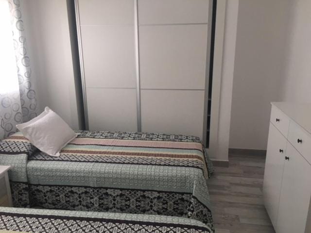 Photo of the whole room, Bedroom, City view, Mountain view, Sea view