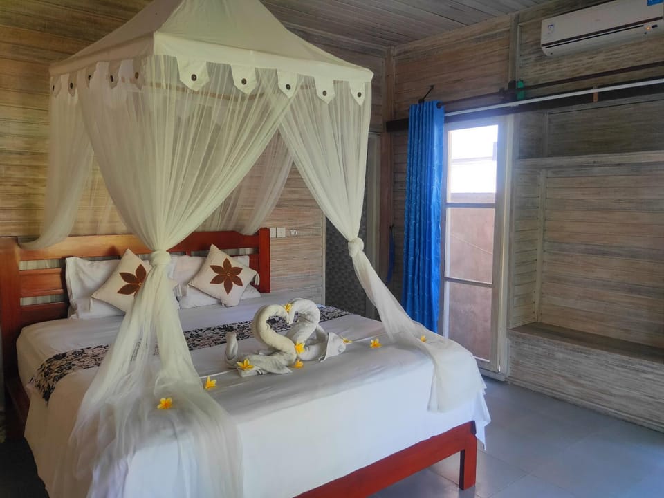Vista Huts Lembongan Bed and Breakfast in Nusapenida