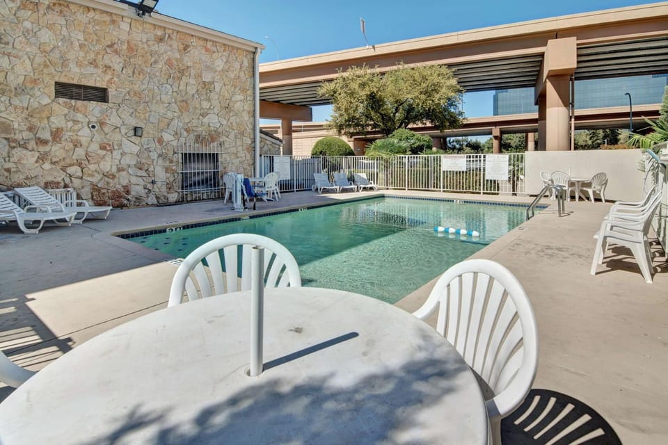 Day, Photo of the whole room, On site, Pool view, Swimming pool, Time of day, ADAM