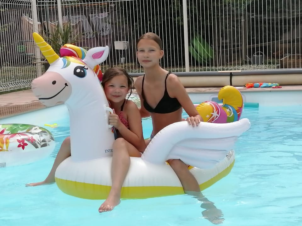 Swimming pool, children
