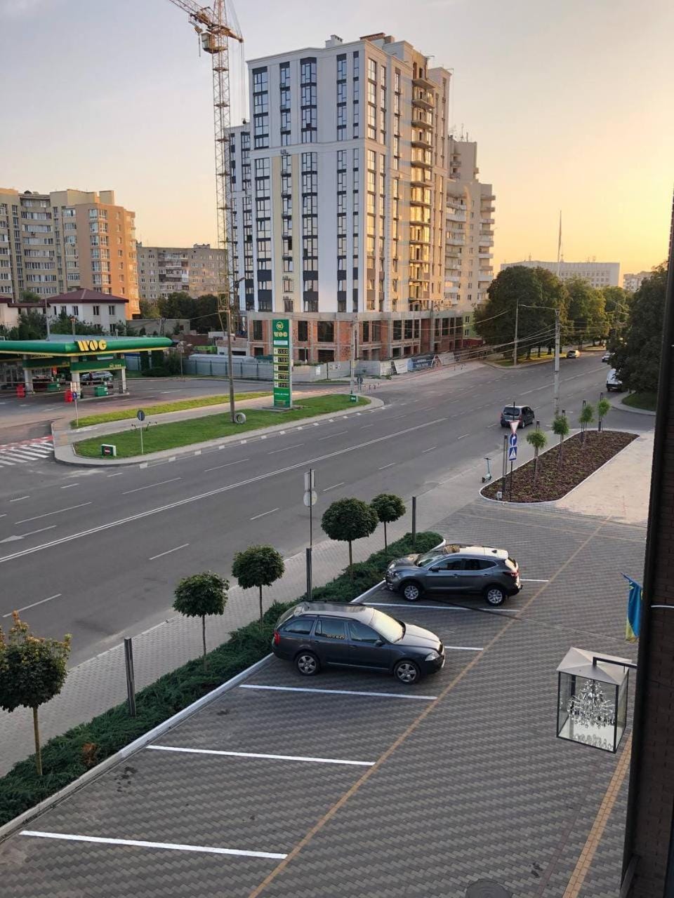 City view, Street view, Sunset, Parking