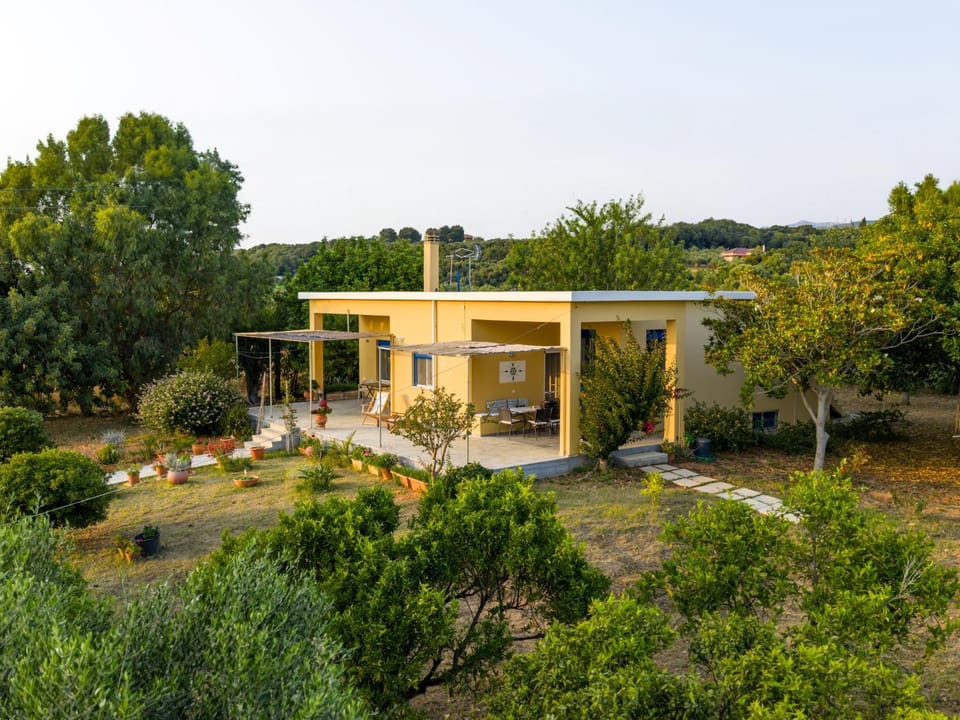 Property building, Facade/entrance, Spring, Day, Neighbourhood, Natural landscape, Bird's eye view, Summer, Garden, Garden view, Garden view, Sea view, Sea view, Area and facilities, Time of day, Location, Family