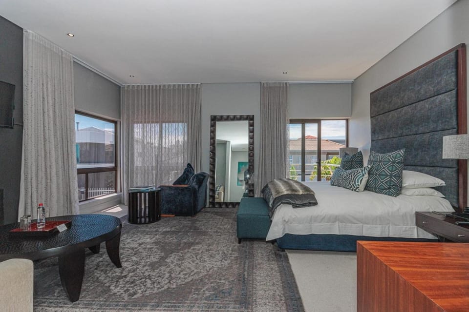 Atlantic Waves Guest House Bed and Breakfast in Cape Town