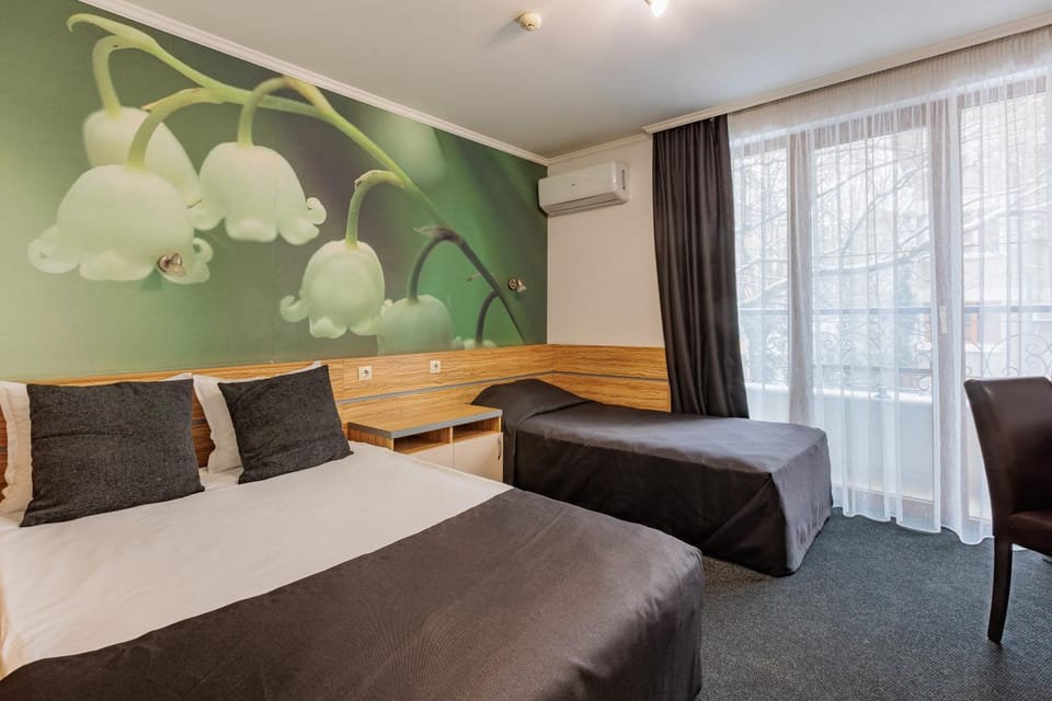 Семеен Хотел Опера Hotel in Burgas