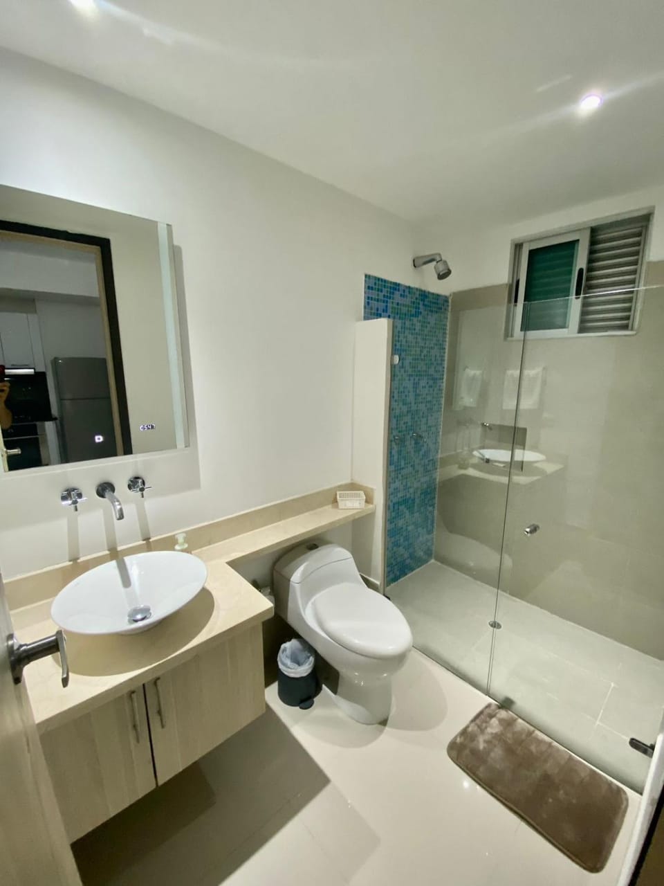 Shower, Bathroom, towels