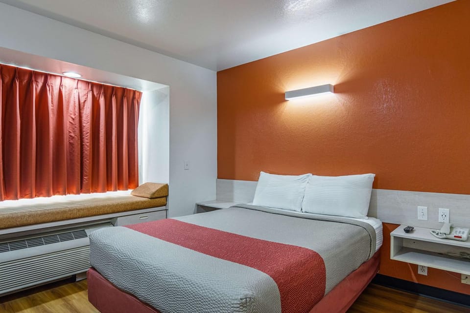 Photo of the whole room, On site