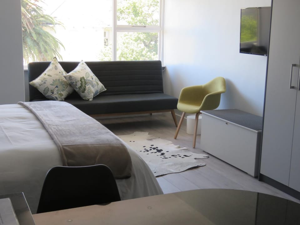 TV and multimedia, Seating area