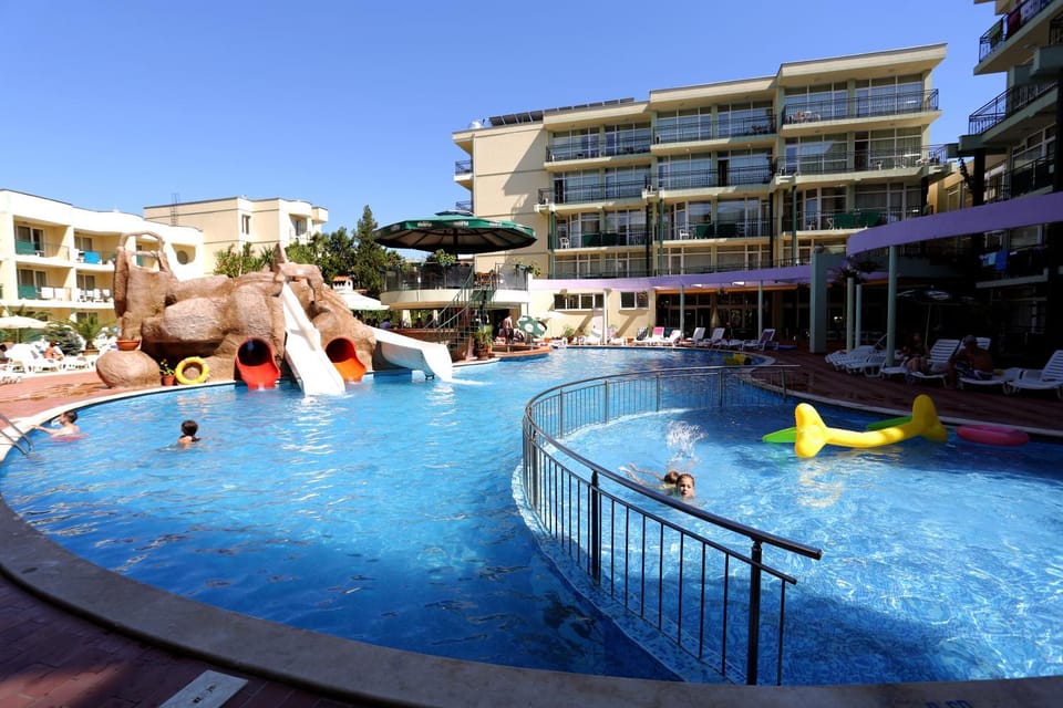 Property building, Day, Activities, Swimming pool
