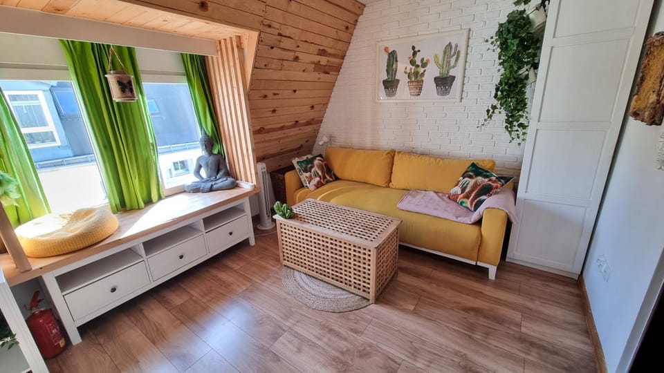 Living room, Photo of the whole room