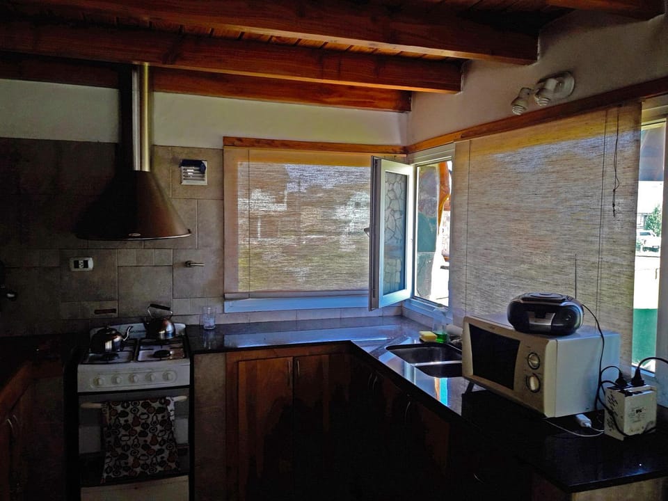 Coffee/tea facilities, Kitchen or kitchenette