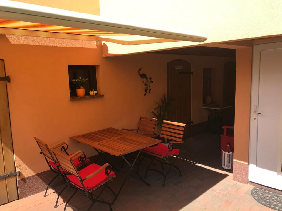 TV and multimedia, Dining area