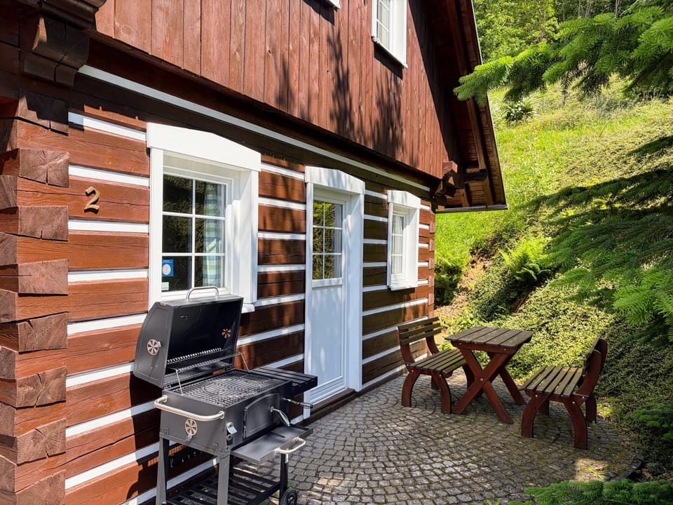 Property building, Summer, BBQ facilities, Balcony/Terrace