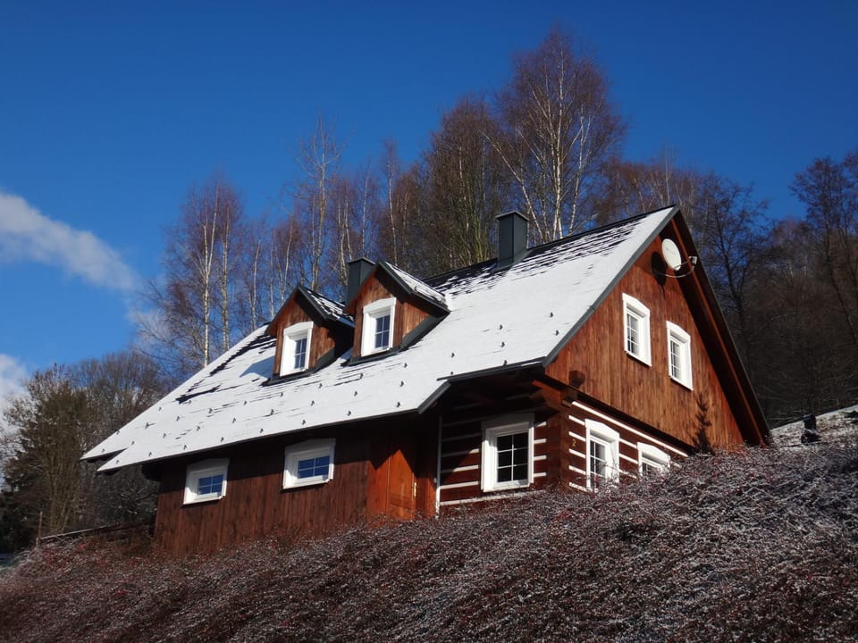 Property building, Facade/entrance, Winter