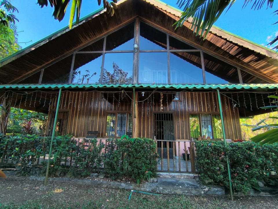 Chalet Villa Vilma House in San José Province