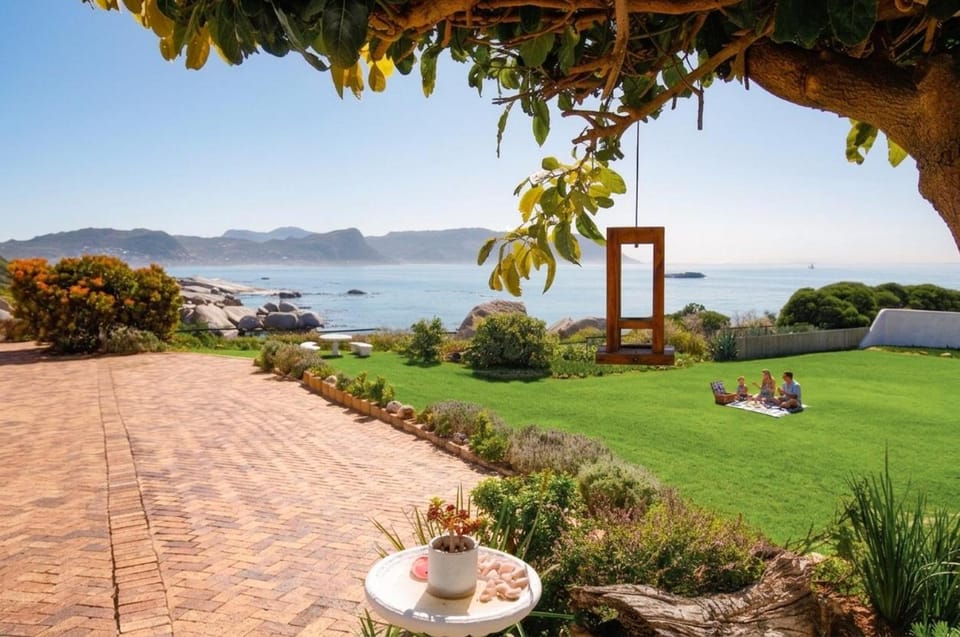 Garden, Sea view