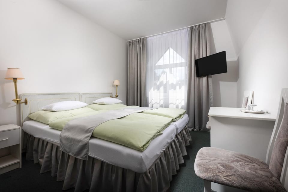 Bed, TV and multimedia