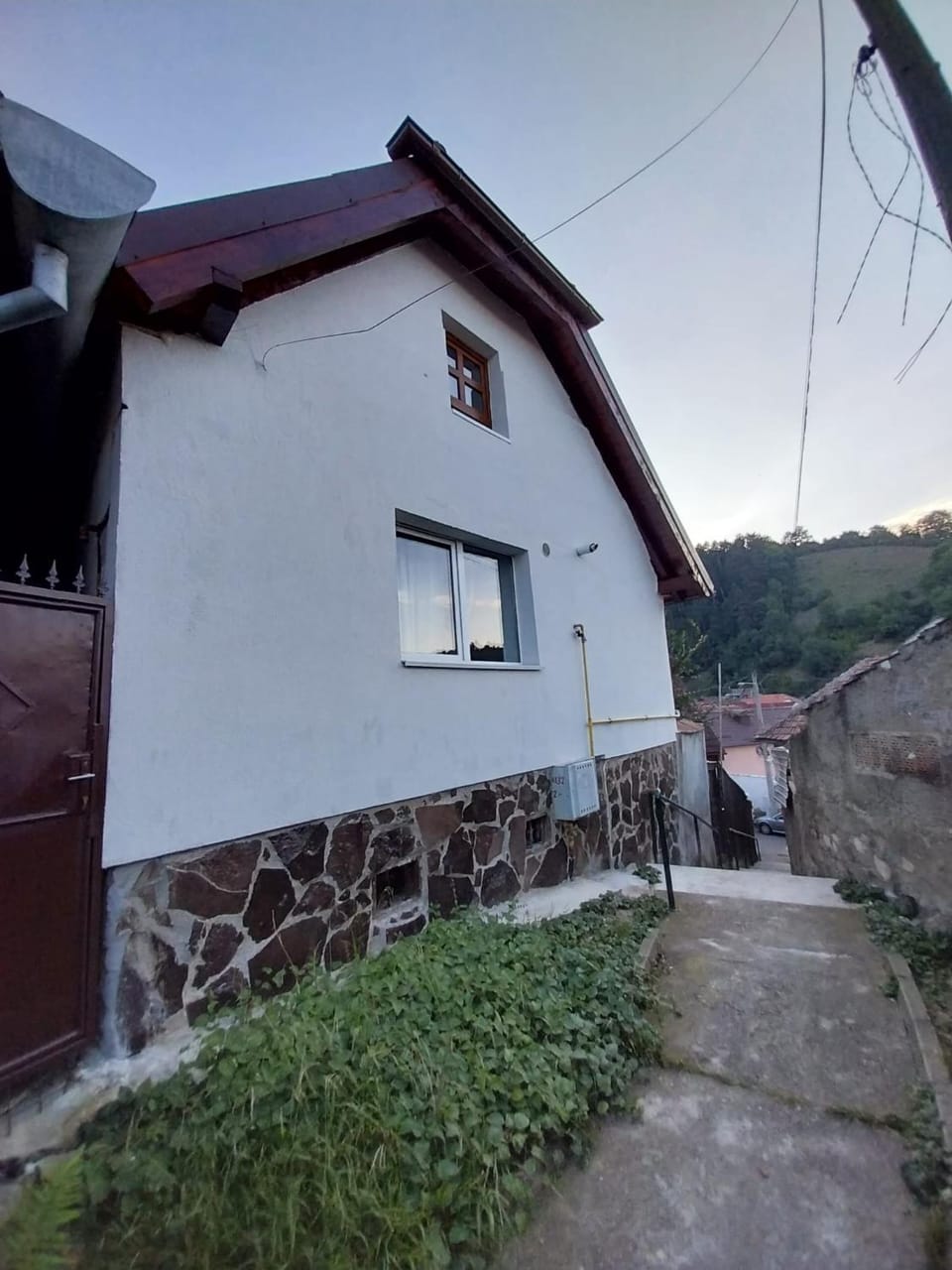 Property building, Day, Street view