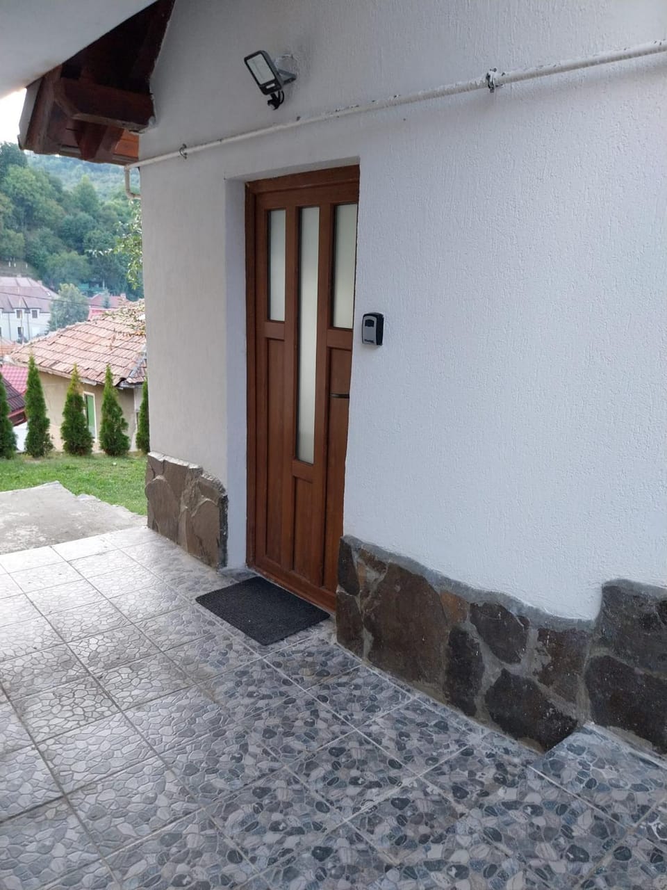 Property building, Facade/entrance, Day