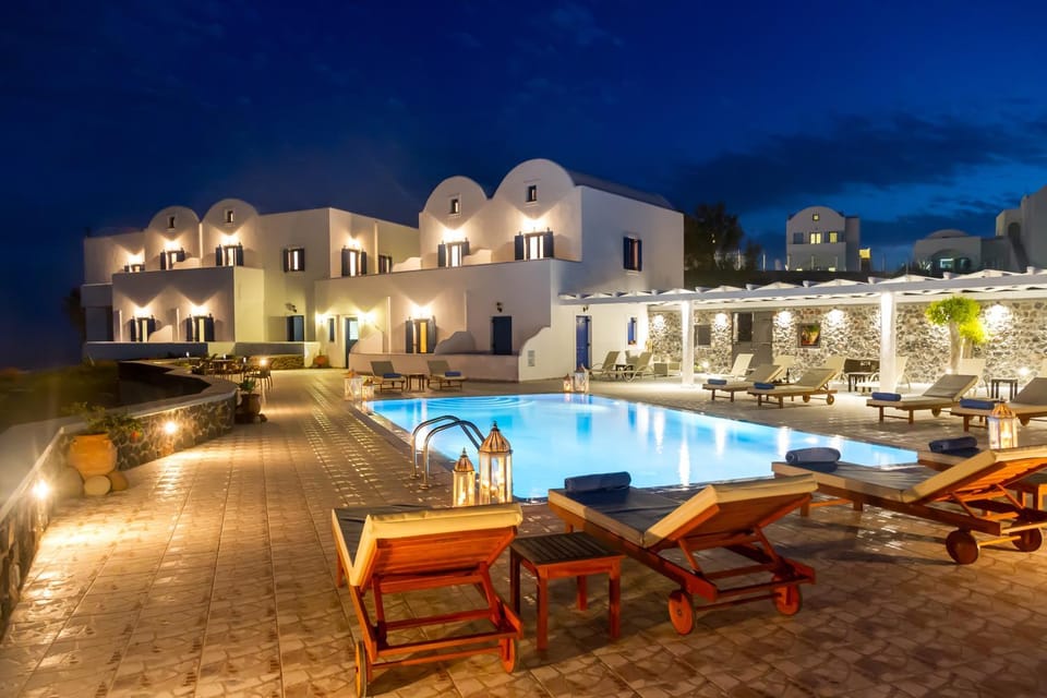 Property building, Facade/entrance, Night, Pool view, Swimming pool, Swimming pool, sunbed