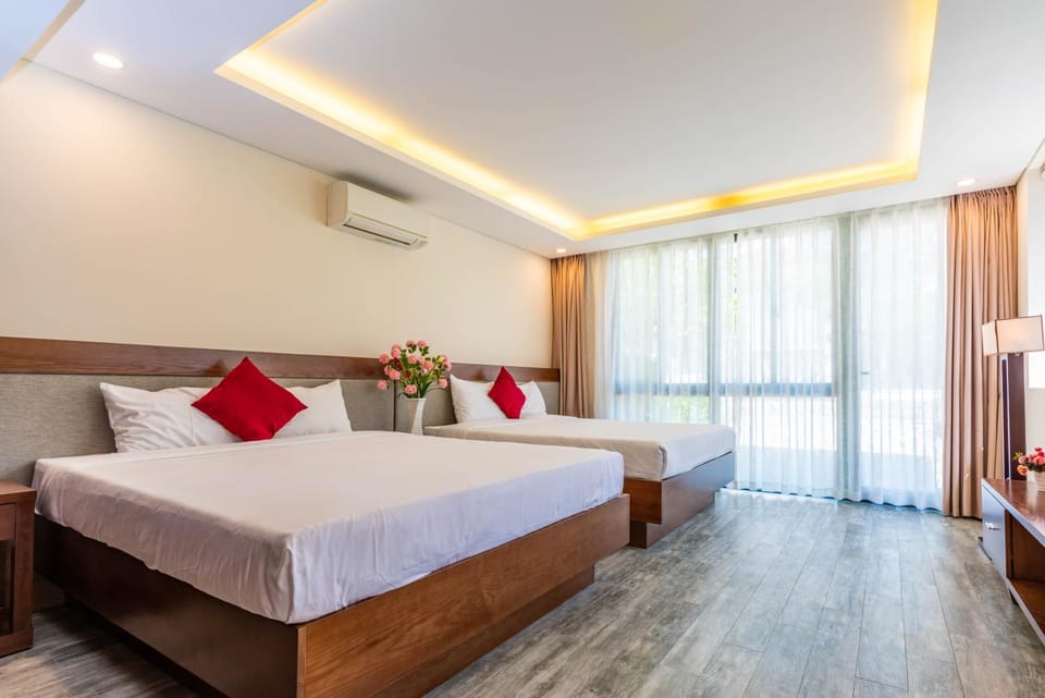Bed, Photo of the whole room, Bedroom, air conditioner