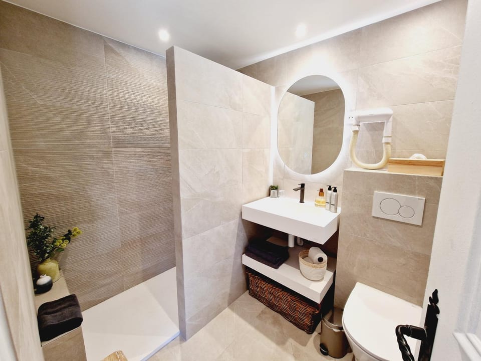 Shower, Bathroom
