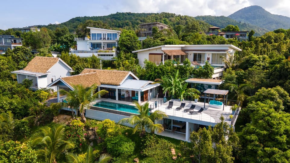 Property building, Natural landscape, Mountain view, Pool view, Swimming pool