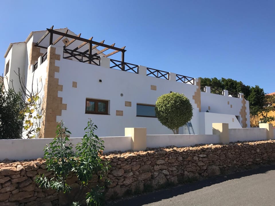 Casa Del Medio House in Maxorata