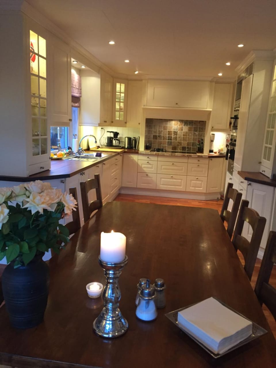 Kitchen or kitchenette, Dining area, Communal kitchen
