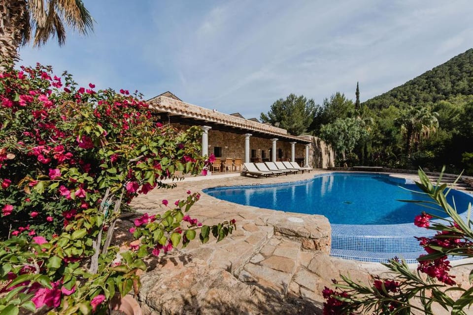Finca Paissa d'en Bernat Villa in Ibiza
