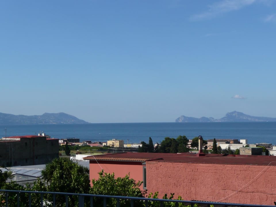 Nearby landmark, Neighbourhood, Natural landscape, Balcony/Terrace, Beach, Sea view