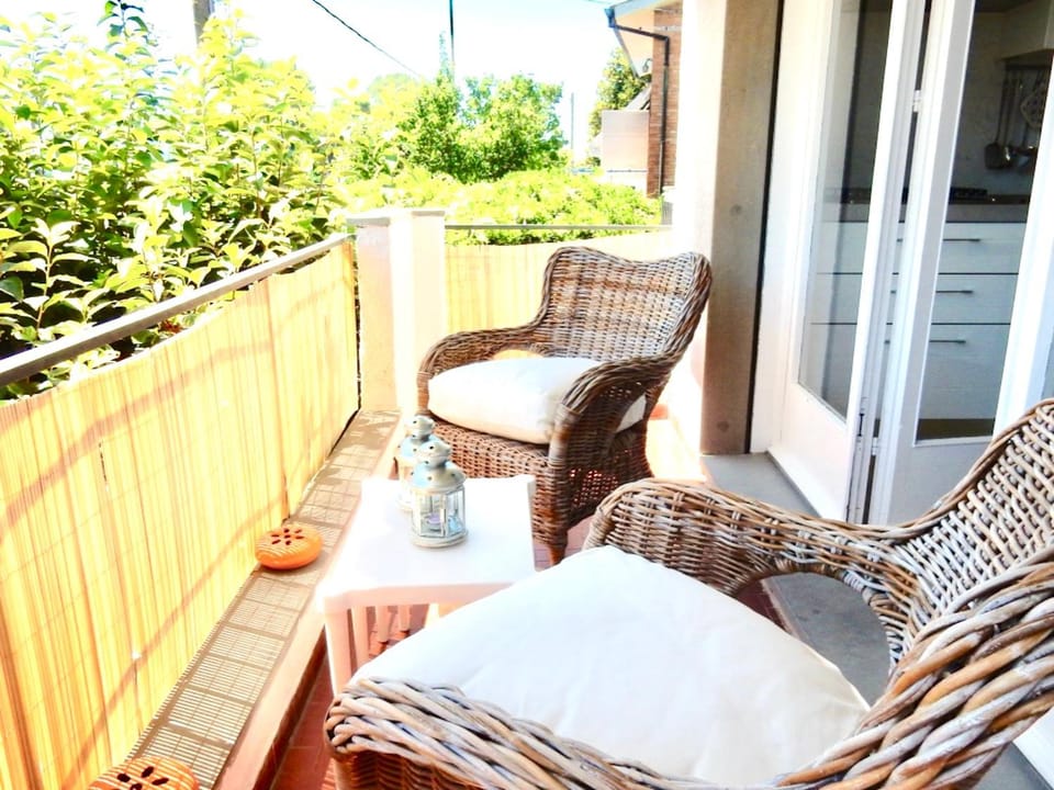 Balcony/Terrace, Garden view