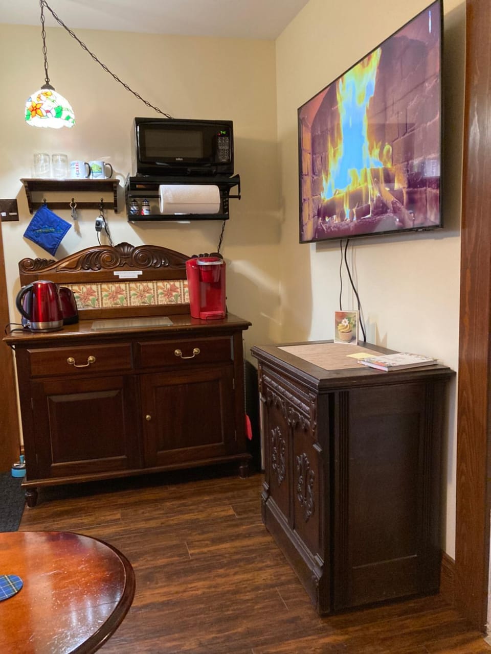 Kitchen or kitchenette