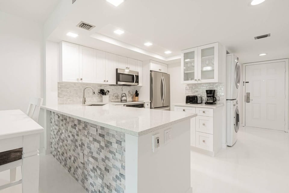 Park Shore Resort, 1st Floor, Bldg.H House in Naples