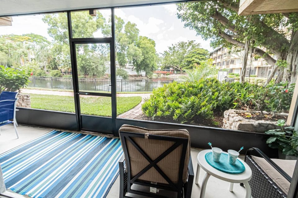 Park Shore Resort, 1st Floor, Bldg.H House in Naples