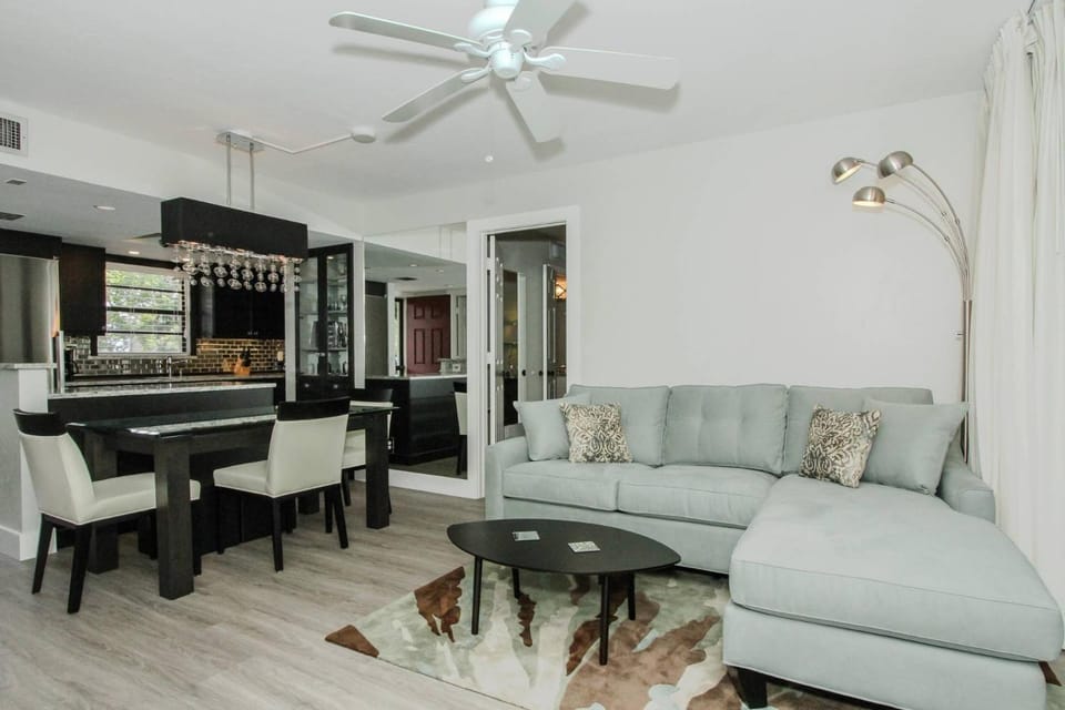 Park Shore Resort, 1st Floor, Bldg.F House in Naples