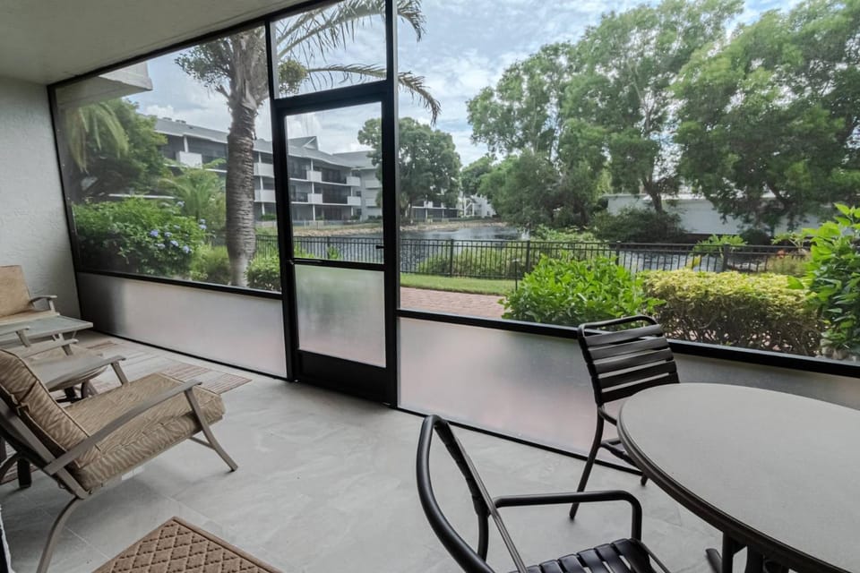 Park Shore Resort, 1st Floor, Bldg.I, End Unit House in Naples