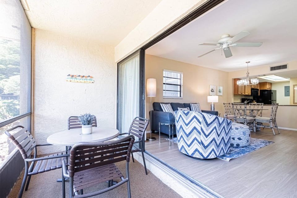 Park Shore Resort, 1st Floor, Bldg.I, End Unit House in Naples