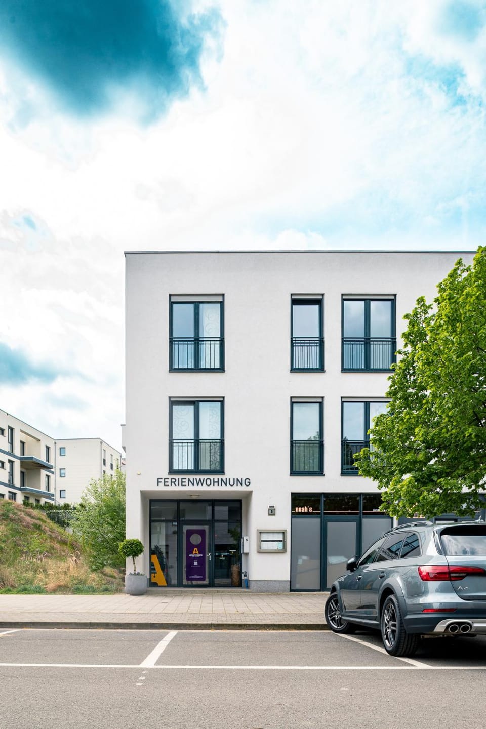 Property building, Facade/entrance