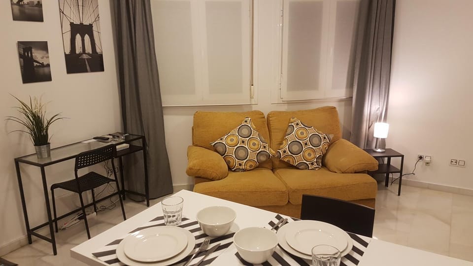 Living room, Seating area, Dining area