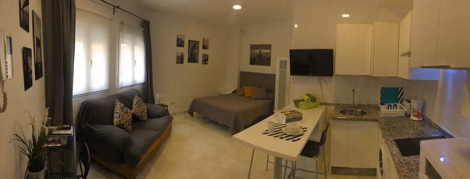 Kitchen or kitchenette, Living room, Seating area