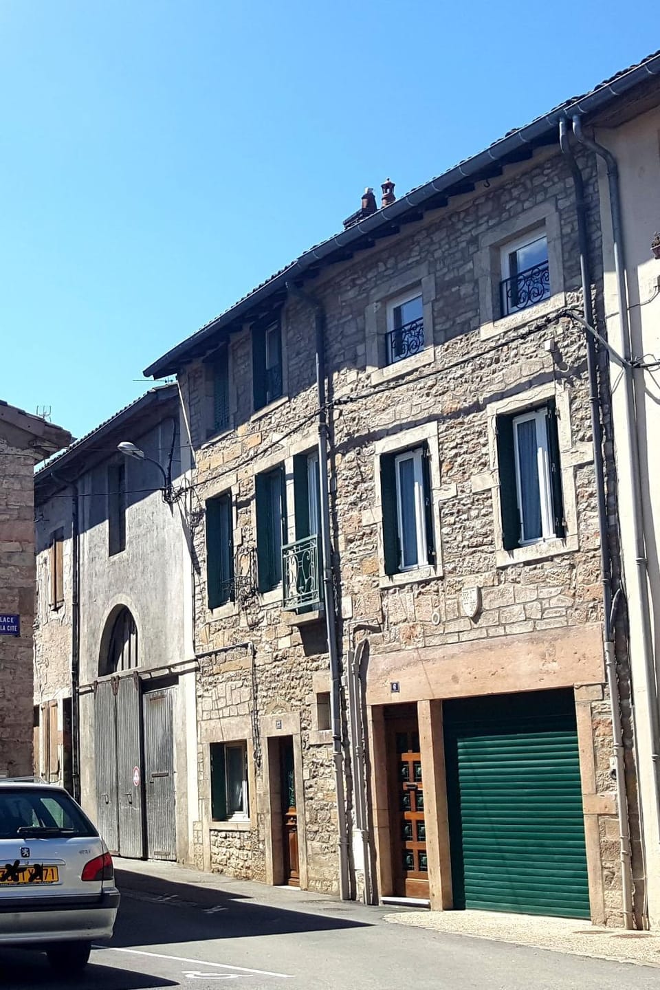 Facade/entrance