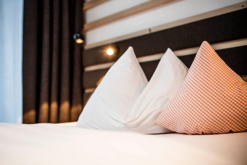 Bed, Bathroom, Coffee/tea facilities, Balcony/Terrace, Decorative detail, Bedroom