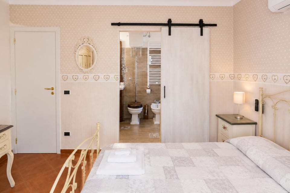 Bathroom, Bedroom, Sea view, towels, wardrobe, air conditioner